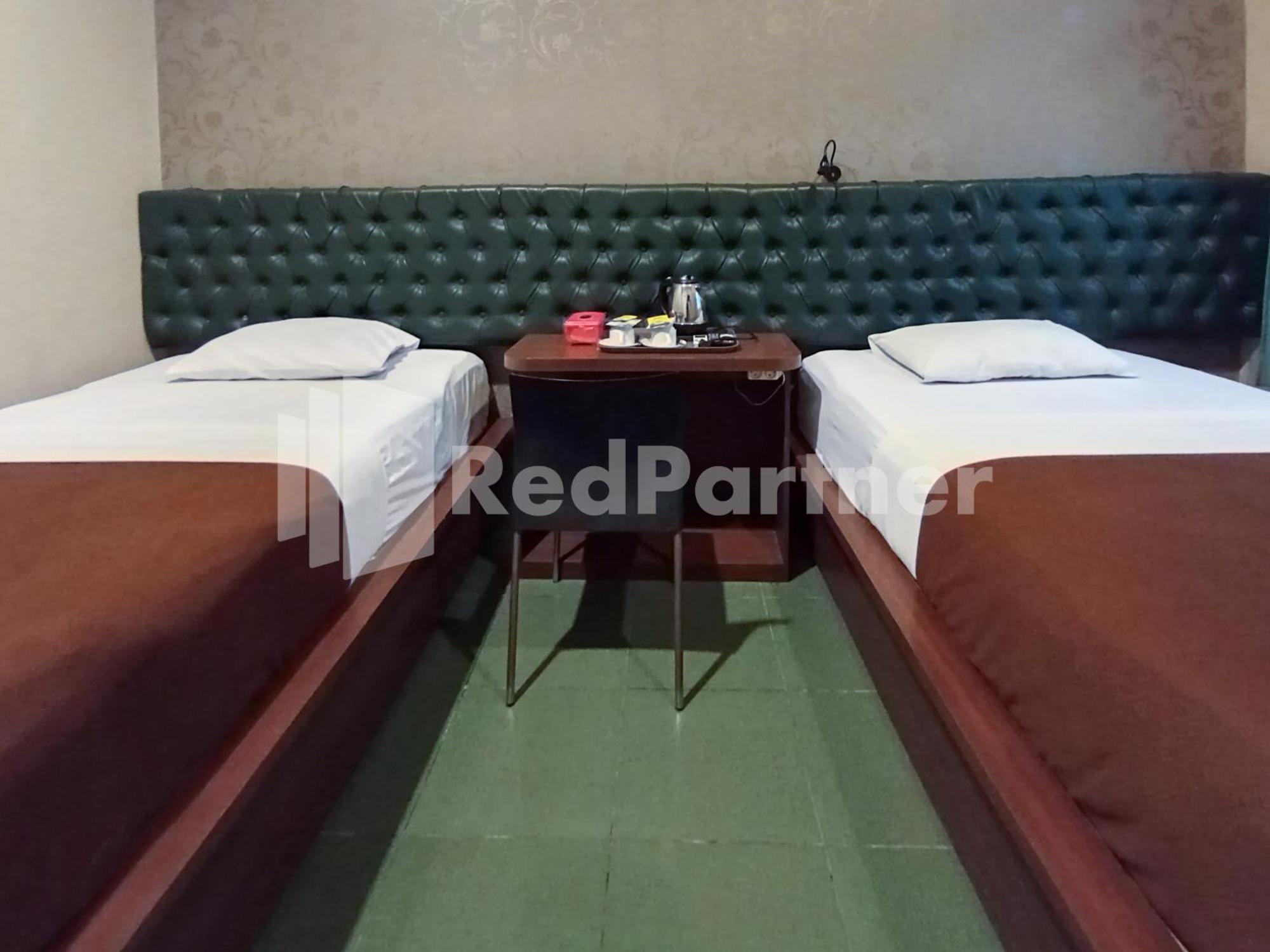 Nillo Hotel Kebumen Mitra Reddoorz Exterior foto